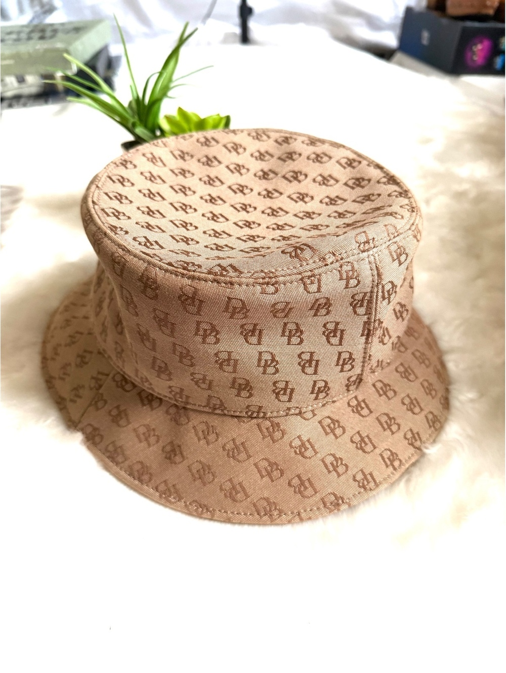 Dooney & Bourke Brown Logo Bucket Hat Medium